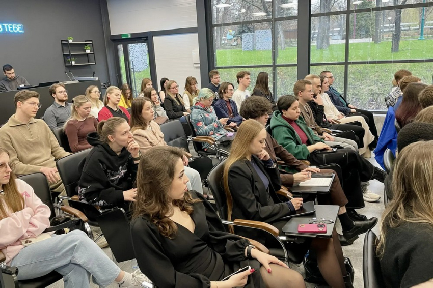 События НИУ «БелГУ» военный эксперт и журналист александр артамонов ответил на вопросы студентов